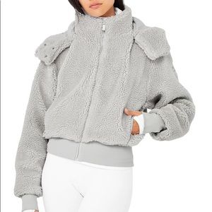 ALO Yoga Foxy Sherpa Jacket Dove Grey - size XS, like new condition